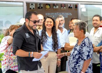 Alcalde Christian Agúndez atiende y escucha a la ciudadanía de Miraflores