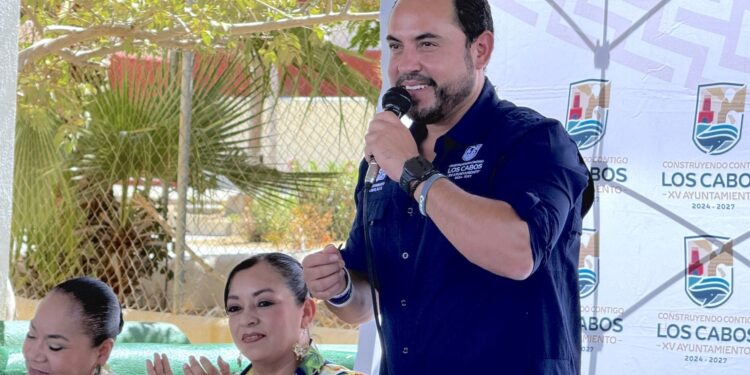 Alcalde Christian Agúndez plantea soluciones en temas de servicios, agua potable y seguridad en Buenavista