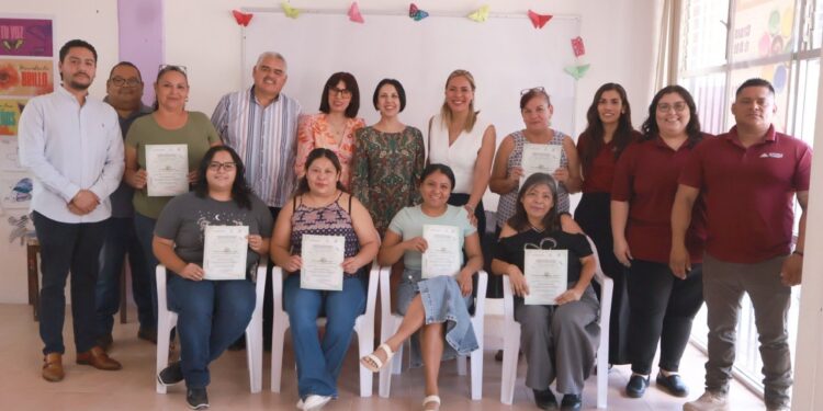 ICATEBCS y GAB capacitan a mujeres de El Pedregal del Cortés para impulsar su autoempleo y economía familiar