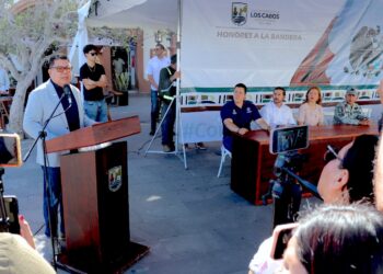 Fortalece Ayuntamiento de Los Cabos valores cívicos y reconoce talento juvenil