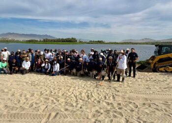Puerto Los Cabos se suma a la mega jornada de limpieza del Estero de San José del Cabo