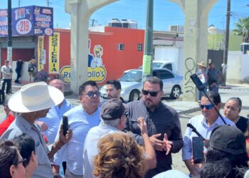 Atiende Ayuntamiento de Los Cabos a habitantes de colonia Brisas del Pacífico