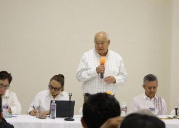 Avanzan acuerdos para preservar ecosistemas marinos y actividad turística en Loreto: VMCC