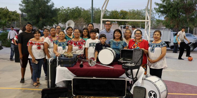 Bandas musicales crean espacios de inclusión para niñez mixteca en BCS