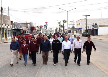 “La justicia laboral es clave para el bienestar de las familias”: Encabeza Gobernador marcha del Día del Trabajo en Guerrero Negro