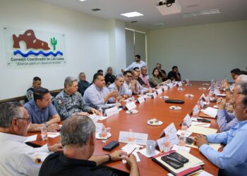 Gobierno BCS, autoridades y sector empresarial refuerzan coordinación para garantizar movilidad en Los Cabos
