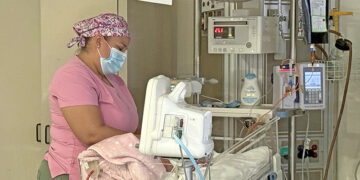 BCS registra más de 2 mil 600 nacimientos y mantiene vigilancia permanente en salud materna