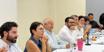 Gobernador Víctor Castro confirma abrogación del decreto de puerto de altura en Loreto