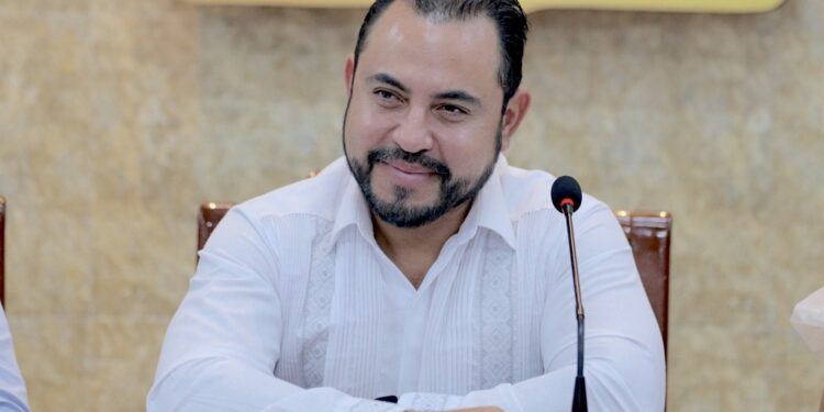 Solicita Christian Agúndez licencia temporal; garantiza continuidad del gobierno en Los Cabos