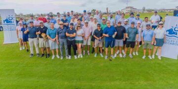 Jorge Campos se une a representantes de la industria turística en torneo de golf en Los Cabos