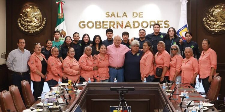 Respalda Víctor Castro trabajo de Guardianas del Conchalito por la conservación de los ecosistemas