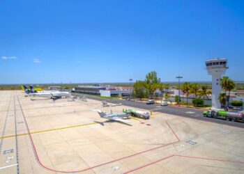 Aeropuerto de La Paz registra récord de pasajeros en julio