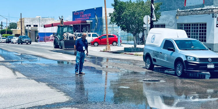Suspende COEPRIS venta de alimentos en zonas con escurrimientos de aguas negras