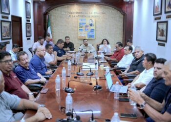 Refuerzan Ayuntamiento y sector transportista diálogo para mejorar el transporte público en Los Cabos