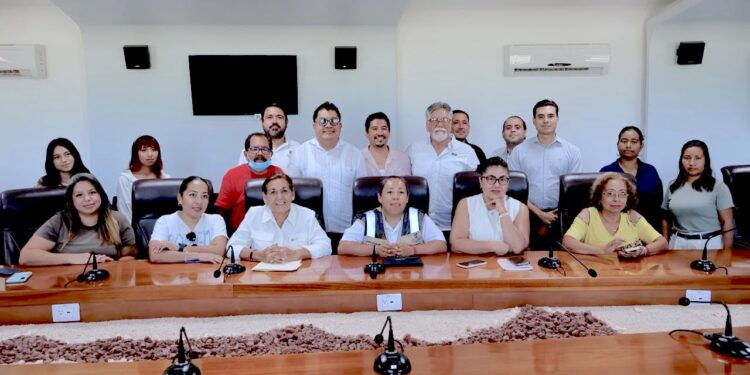 Atiende XV Ayuntamiento a familias de Puerto Nuevo que habitan en zona de riesgo