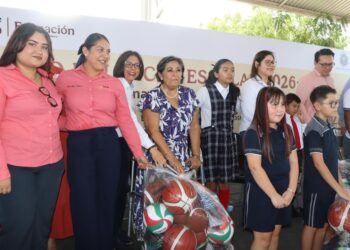 Inicia el ciclo escolar 2026-2027 con más de 220 mil estudiantes en BCS
