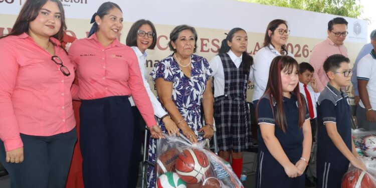 Inicia el ciclo escolar 2026-2027 con más de 220 mil estudiantes en BCS