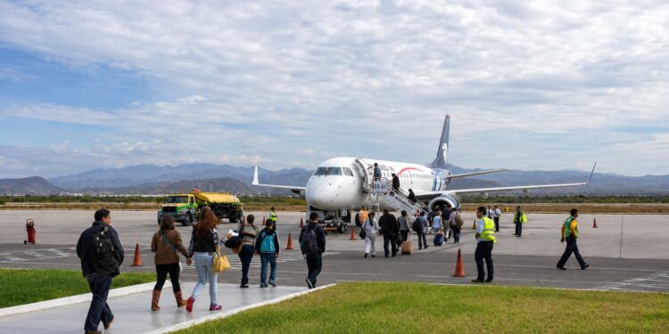 Aeroméxico incrementará frecuencias entre La Paz y Ciudad de México: SETUE