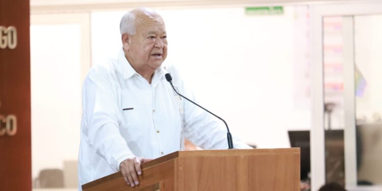 Devela Gobernador letras en memoria de las víctimas del huracán Liza, a 50 años de su paso por BCS