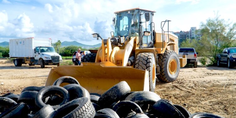Retira ZOFEMAT Los Cabos 6.5 toneladas de residuos en playa El Médano