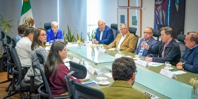 Plantea Víctor Castro alternativas para el desarrollo sustentable de BCS