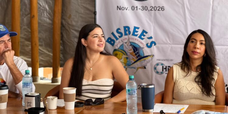 Niñas y niños aprenden a proteger la vida marina en clínicas de pesca de Bisbee’s en Los Cabos
