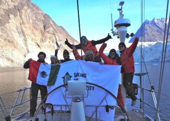 Expedición mexicana cruza el Ártico para estudiar su conexión con las ballenas del Pacífico
